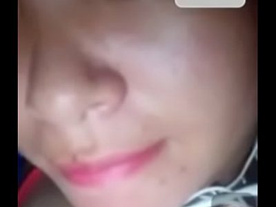 Chị gái show hàng sò lông múp