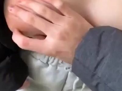 Vỗ vú hồng của em bé nứng dâm đãng học sinh