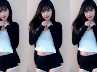 Gái xinh nhảy khoe hàng co cắc anh nứng cặc
