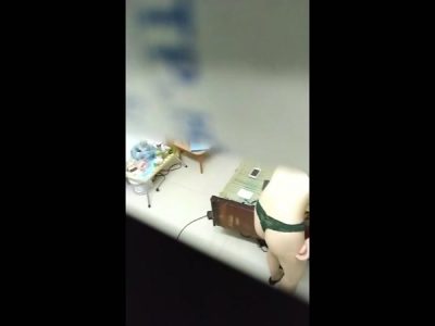 Quay trộm em gái sinh viên phòng bên thay đồ