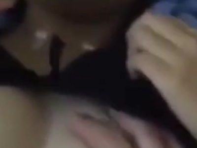 Bố mẹ anh đi làm rồi em rên to lên