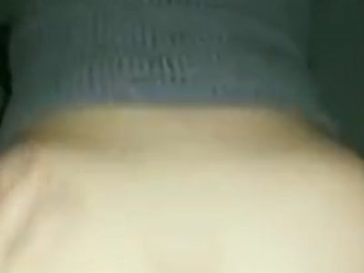 Vừa xem phim vừa đụ bạn gái nứng dâm vô cùng