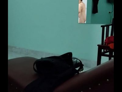 Quay trộm chị gái đi tắm dâm vl
