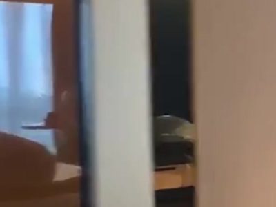 Gái ngoan bú cu cho anh bồ khi đang xem phim