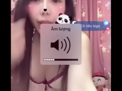 Bigo Show Cam Gái Xinh khoe hàng cực múp
