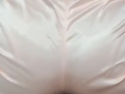 Chịch doggy con em gái quần lụa phê lòi