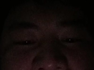 Anh trai cu nhỏ quay video show dái