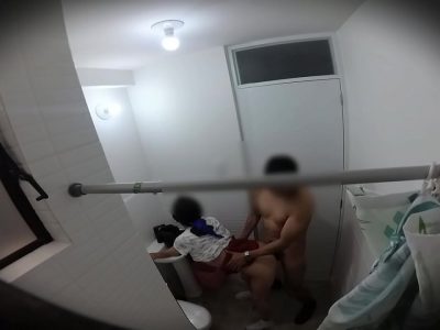Quay lén cặp đôi địt nhau cực sung nhà tắm