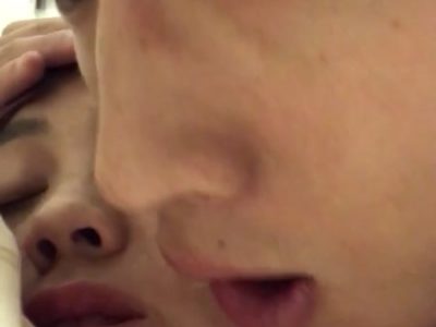 Đụ úp thìa gái yêu nứng bướm nhắm mắt hưởng thụ