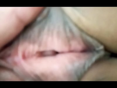 Lột quần cô hàng xóm ra xem