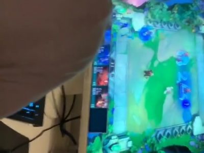 Vừa chơi game em vừa cưỡi ngựa không bao siêu nứng