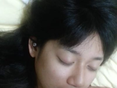 Nhắm mắt thưởng thức buồi anh yêu em sinh viên nứng quá