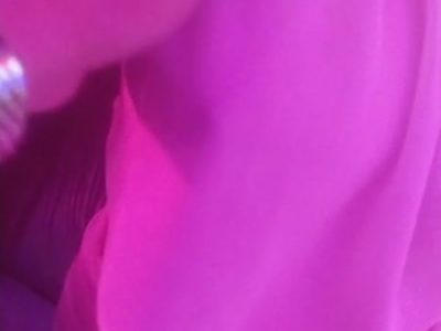 Nghịch hàng em nhân viên quán hát dâm vú to siêu đã