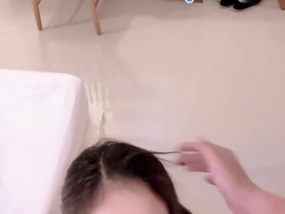 Bóp vú hôn nhau rồi cho em bú buồi lút cán phê
