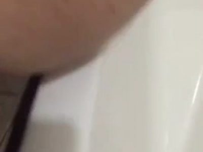 Tắm rửa đụ gái mũm mĩm quá sướng