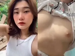 Cô em nứng khoe ti dâm quá trời