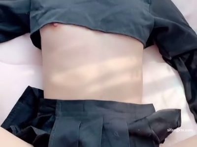 Bé yêu non nhiều dâm thủy bị đụ không bao siêu sướng