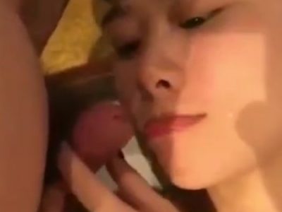 Ngại ngùng bú buồi em đá lưỡi đầu cặc quá sướng