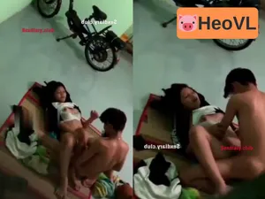 Quay lén hai em học sinh địt nhau trong trọ rên cực phê