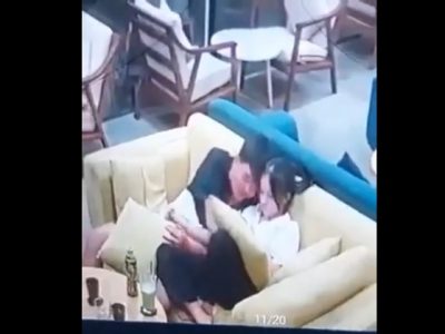 Hack cam cặp đôi trẻ móc cua bú buồi giữa nơi công cộng