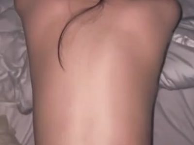 Vừa đụ vừa bóp cổ gái xinh dáng ngon rồi xuất tinh đầy bướm