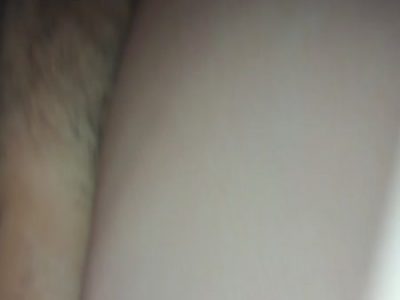 Cận cảnh nhét cu không bao vào đụ bướm lồn múp phê