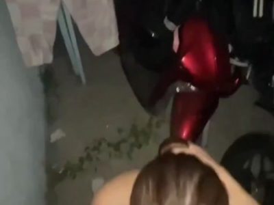 Đêm hôm dẫn bé ra hành lang bú cặc phê đỉnh chóp quá