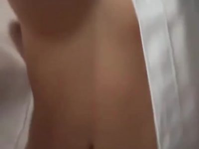 Đi học về chưa kịp cởi áo em học sinh đã leo lên cu anh