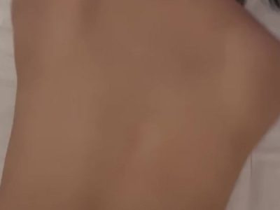 Chịch tung đít cô sinh viên dâm sướng không che