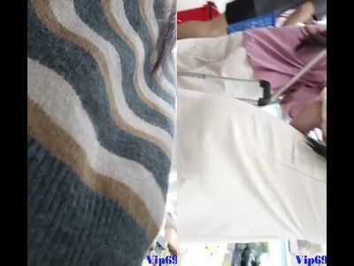 Quay lén cô em chổng mông hớ hênh dâm đãng
