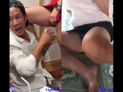 Chơi móc bướm em nhân viên quán chòi nứng quá