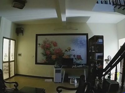 Hack cam em gái vú to thả rông ở nhà.