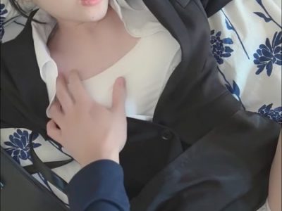 Xoạc lồn đụ con em đồng nghiệp trong nhà nghỉ phê lòi