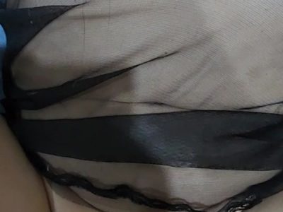 Cạ cu vô lồn múp đồ ngủ ren dâm đãng