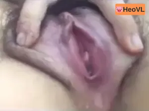 Cận cảnh show cái lồn dâm của bạn gái
