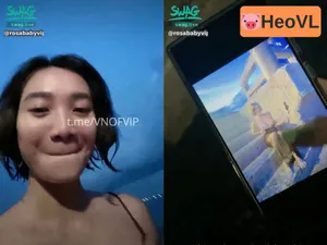 Em gái dâm vl để lộ hàng nhờ trai nhà chụp hình