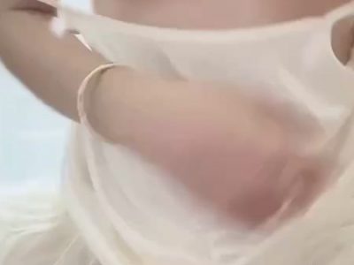 Gái nứng mặc đồ ngủ show vú cho anh xem quá đã
