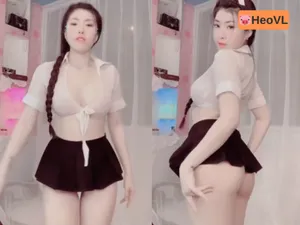 Gái xinh da trắng hàng múp dáng đẹp show hàng cực nét