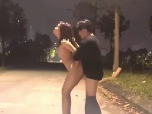 Vã quá địt em đĩ ngoài đường cực phê