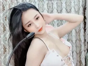 Gái xinh lồn dâm trắng nõn show hàng cực nét