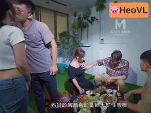 Chơi địt tập thể cùng 2 em gái vú to lồn dâm
