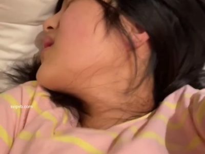 Xoạc bướm con em gái nứng dâm đãng tuổi mới lớn