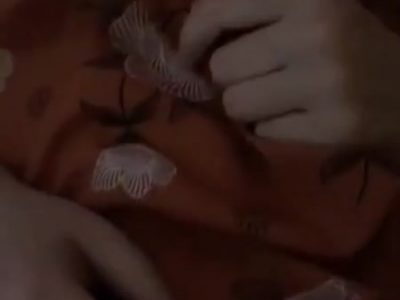 Địt bướm con em bé nứng mới quen sướng đỉnh của chóp