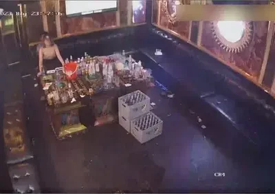 Quay trộm trong phòng karraoke dâm dục