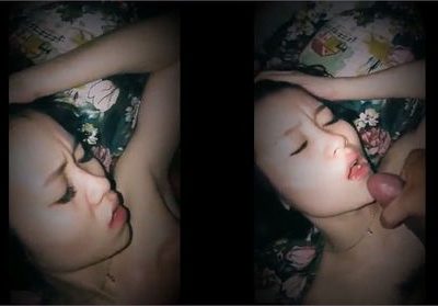 Xuất tinh ngập miệng bé ghệ yêu lồn dâm