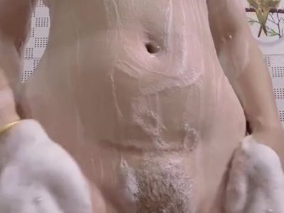 Gái nuột 1 con tắm rửa khoe hàng siêu đã cực phê