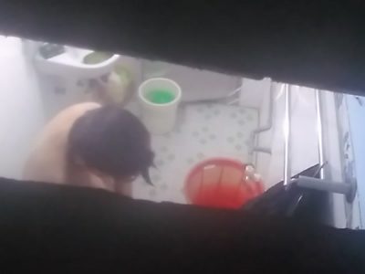 Trần Thị Thanh Thúy Đi Tắm Bị Quay Lén Đang Rửa Lồn