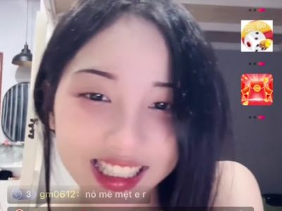 Sinh viên nude khoe thân cho các anh yêu xem nè