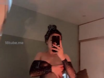 Hàng dâm nứng chubby vú bự mặc đồ gợi cảm quay video show
