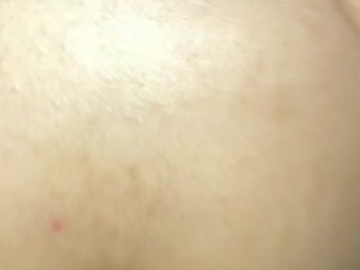 Con em hàng nứng áo hai dây mông bự bị chịch sướng đỉnh